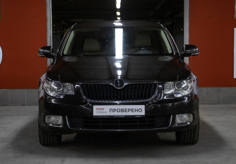 Подержанный автомобиль Skoda Superb Liftback 2012 года (2 фото)