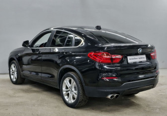 Подержанный автомобиль BMW X4 2016 года (7 фото)