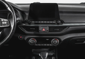 Подержанный автомобиль Kia Cerato Sedan 2019 года (12 фото)