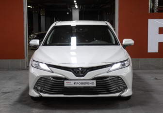 Подержанный автомобиль Toyota Camry Sedan 2020 года (2 фото)