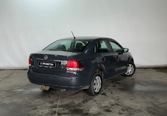 Подержанный автомобиль Volkswagen Polo Sedan 2014 года (5 фото)