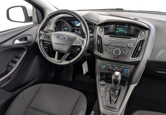 Подержанный автомобиль Ford Focus Sedan 2017 года (29 фото)