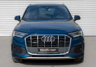 Подержанный автомобиль Audi Q7 2021 года (2 фото)