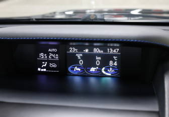 Подержанный автомобиль Subaru Levorg 2015 года (19 фото)