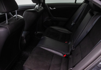 Подержанный автомобиль Honda Accord Sedan 2011 года (11 фото)
