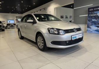 Подержанный автомобиль Volkswagen Polo Sedan 2011 года (3 фото)