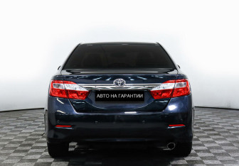 Подержанный автомобиль Toyota Camry Sedan 2014 года (6 фото)