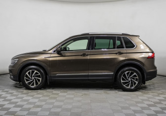 Подержанный автомобиль Volkswagen Tiguan 2018 года (8 фото)