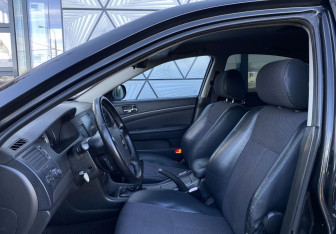 Подержанный автомобиль Chevrolet Epica 2008 года (18 фото)