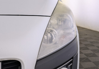 Подержанный автомобиль Peugeot 3008 2013 года (11 фото)