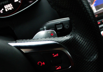 Подержанный автомобиль Audi R8 Coupe 2011 года (23 фото)