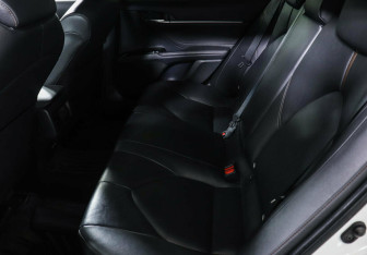 Подержанный автомобиль Toyota Camry Sedan 2018 года (10 фото)