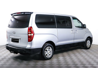Подержанный автомобиль Hyundai Grand Starex 2009 года (5 фото)