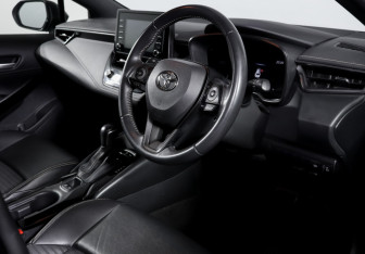 Подержанный автомобиль Toyota Corolla Wagon 2020 года (14 фото)
