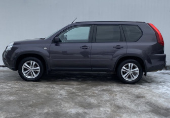 Подержанный автомобиль Nissan X-Trail 2014 года (8 фото)