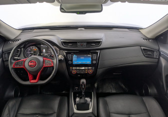 Подержанный автомобиль Nissan X-Trail 2018 года (14 фото)