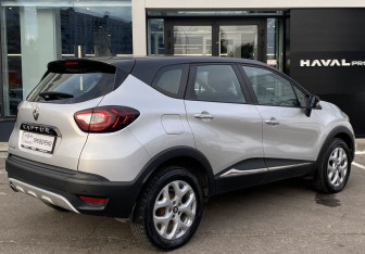 Подержанный автомобиль Renault Kaptur 2016 года (5 фото)