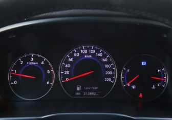 Подержанный автомобиль Hyundai Santa Fe 2011 года (11 фото)