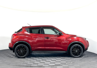Подержанный автомобиль Nissan Juke 2011 года (4 фото)