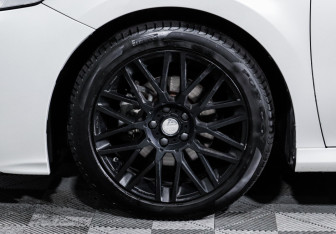 Подержанный автомобиль Toyota Camry Sedan 2019 года (15 фото)