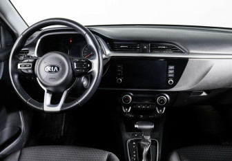 Подержанный автомобиль Kia Rio Sedan 2021 года (9 фото)