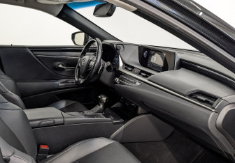 Подержанный автомобиль Lexus ES 2021 года (13 фото)