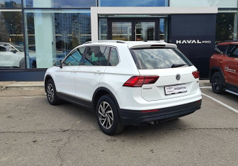 Подержанный автомобиль Volkswagen Tiguan 2018 года (7 фото)