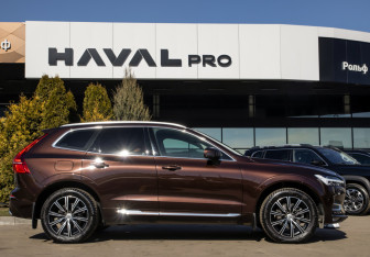 Подержанный автомобиль Volvo XC60 2021 года (2 фото)