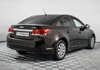 Подержанный автомобиль Chevrolet Cruze Sedan 2014 года (5 фото)