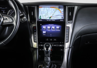 Подержанный автомобиль Infiniti Q50 2018 года (13 фото)