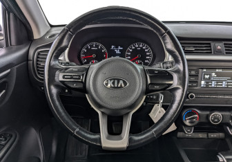 Подержанный автомобиль Kia Rio Hatchback 2021 года (20 фото)