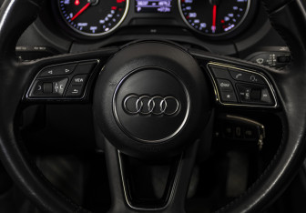 Подержанный автомобиль Audi A3 Sedan 2016 года (11 фото)