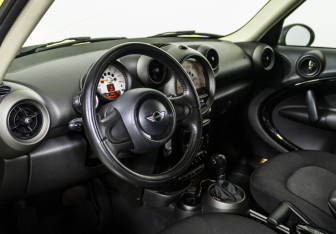 Подержанный автомобиль MINI Countryman 2012 года (10 фото)