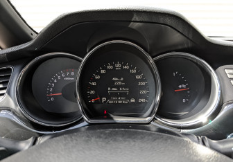 Подержанный автомобиль Kia Ceed Hatchback 2013 года (16 фото)