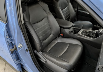 Подержанный автомобиль Toyota RAV4 2020 года (23 фото)