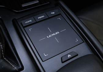 Подержанный автомобиль Lexus ES 2019 года (16 фото)
