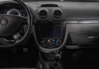 Подержанный автомобиль Chevrolet Lacetti Wagon 2006 года (14 фото)