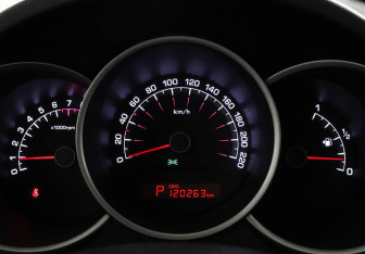 Подержанный автомобиль Kia Venga 2016 года (11 фото)