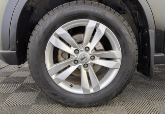 Подержанный автомобиль Nissan X-Trail 2013 года (12 фото)