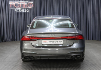 Подержанный автомобиль Audi A7 2018 года (6 фото)