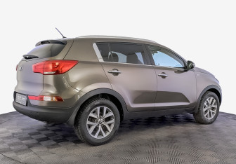 Подержанный автомобиль Kia Sportage 2015 года (5 фото)