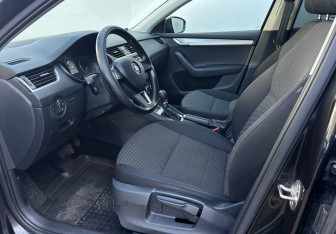 Подержанный автомобиль Skoda Octavia Liftback 2016 года (9 фото)