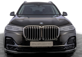 Подержанный автомобиль BMW X7 2019 года (2 фото)
