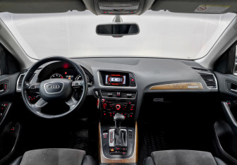 Подержанный автомобиль Audi Q5 2013 года (14 фото)
