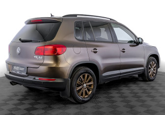 Подержанный автомобиль Volkswagen Tiguan 2016 года (5 фото)