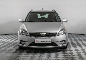 Подержанный автомобиль Kia Ceed Wagon 2012 года (2 фото)