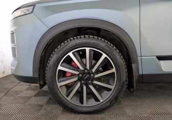 Подержанный автомобиль Jaecoo J7 2024 года (13 фото)