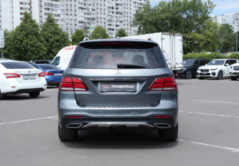 Подержанный автомобиль Mercedes-Benz GLE 2017 года (6 фото)