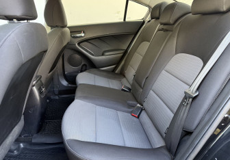 Подержанный автомобиль Kia Cerato Sedan 2015 года (11 фото)