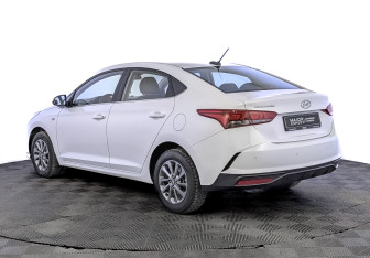 Подержанный автомобиль Hyundai Solaris Sedan 2022 года (7 фото)